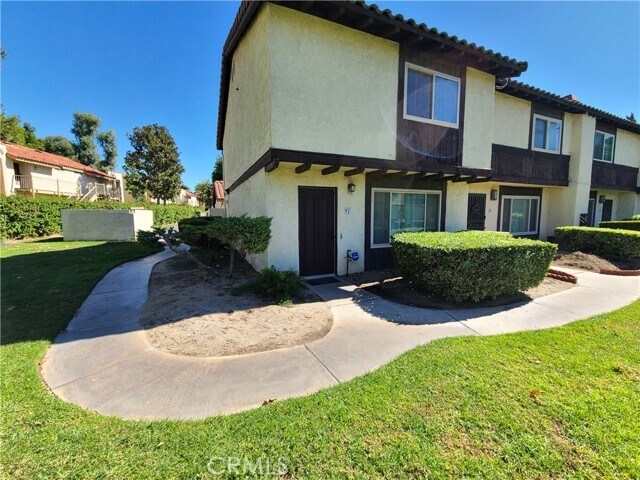 Primary Photo - 1077 S Santo Antonio Dr