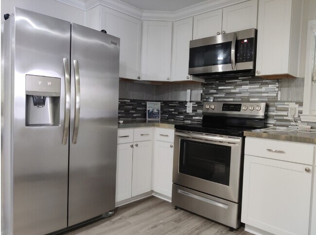 Building Photo - 227 Dove Rd