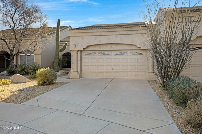 Building Photo - 8917 E Maple Dr