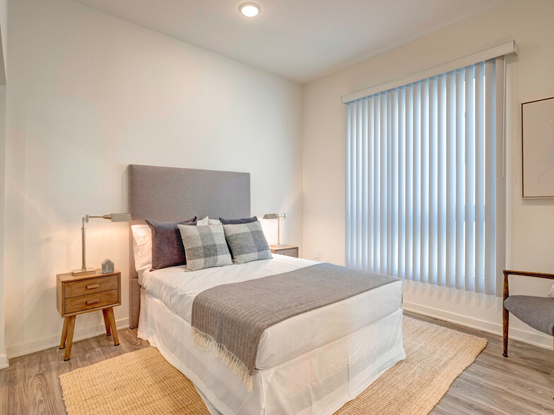 Building Photo - 6908 Knowlton Pl