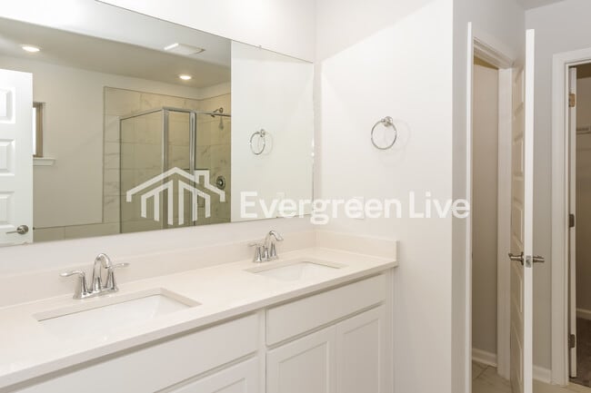 Building Photo - 206 Exeter St