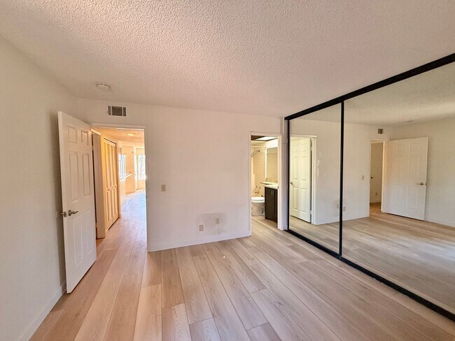 Building Photo - 4666 Mission Ave