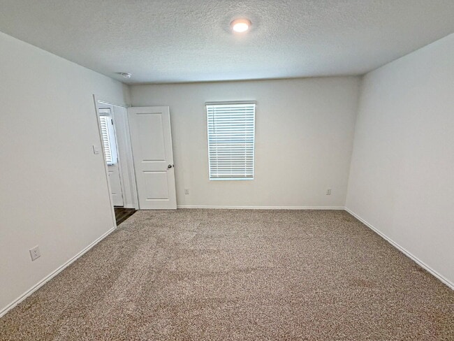 Building Photo - 5017 Pitch