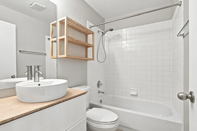Building Photo - $2,045.95 - 3-Bed, 3-Bath Townhome with Modern Upgrades and Private Yard!