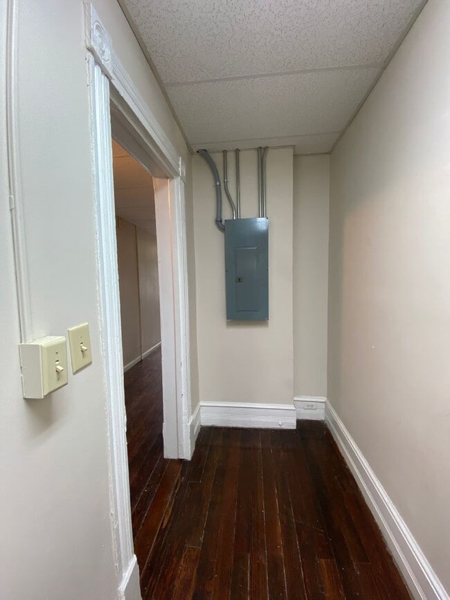 Building Photo - 9 Bed 5 Bath Historic Home - Commercial Use