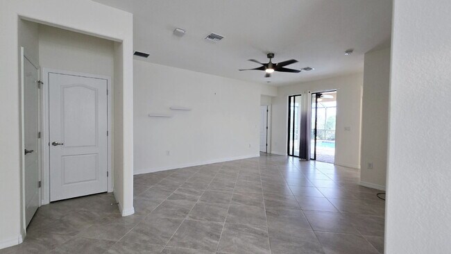 Building Photo - 14600 Monrovia Ln