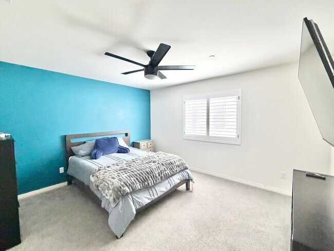 Building Photo - Spacious Heritage Lake Home with Solar & Main-Level Primary Suite