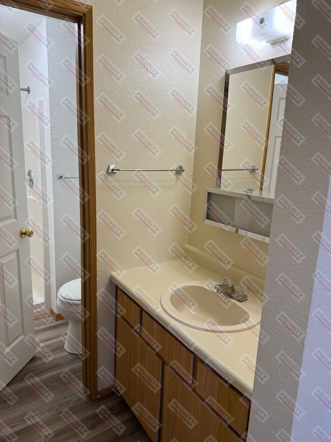 Building Photo - 3 bedroom, 2.5 bath 1,256 sqft Townhouse