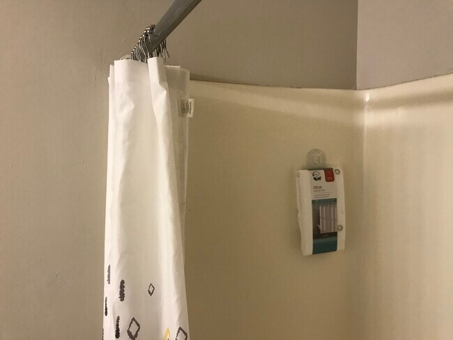 Building Photo - 351 Chicago Rd