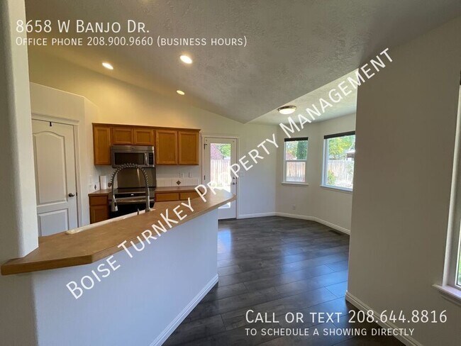 Building Photo - 8658 W Banjo Dr