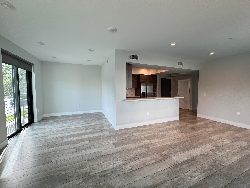 Building Photo - 4383 N Sepulveda Blvd