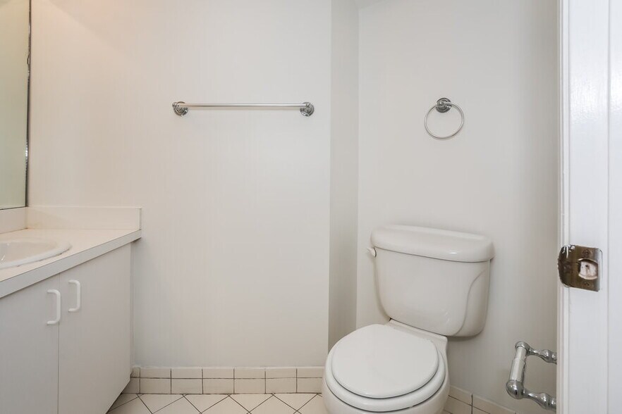 Building Photo - 4330 SW 82nd Way