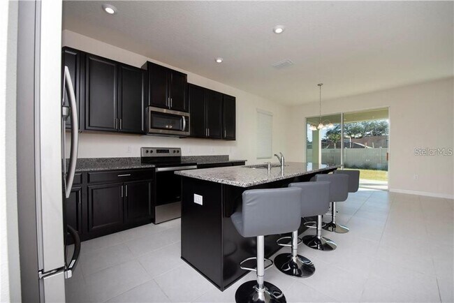 Building Photo - 2400 Avian Loop