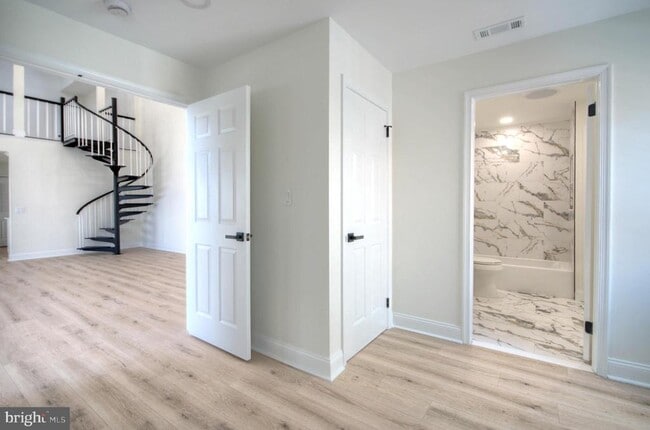 Building Photo - 1326 Chanticleer