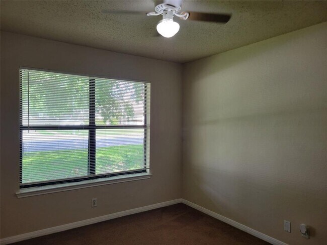 Building Photo - 1703 Provident Ln