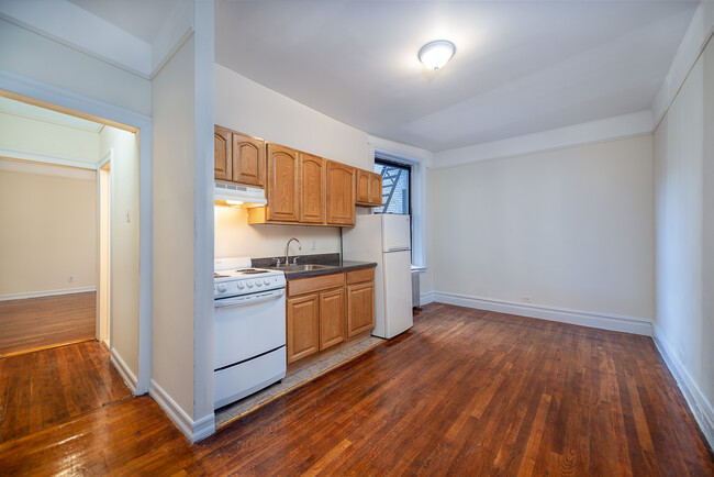 Building Photo - 520 W 183rd St