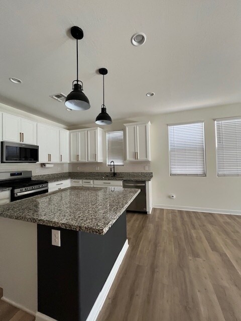 Building Photo - 35040 N Barrel Rd