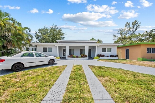 Primary Photo - 2018 NE 19th St