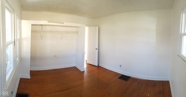 Building Photo - 210 N Routiers Ave