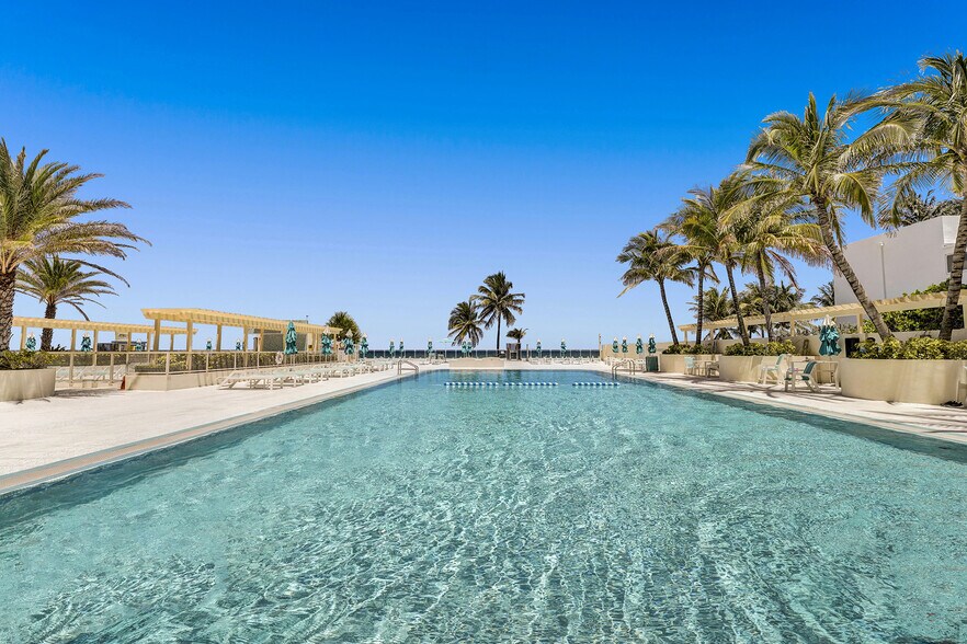 Building Photo - 2501 S Ocean Dr