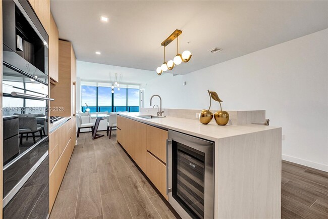 Building Photo - 900 N Ocean Blvd