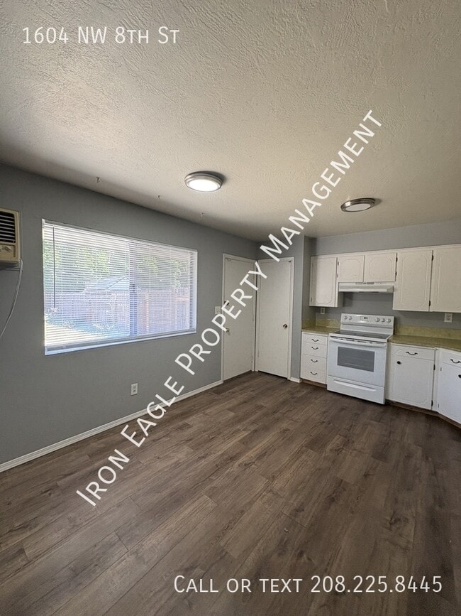 Building Photo - 1604 8th St NW