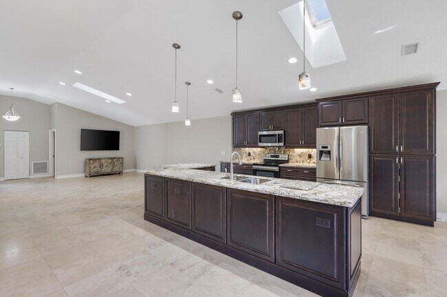 Building Photo - 7546 Ironbridge Cir