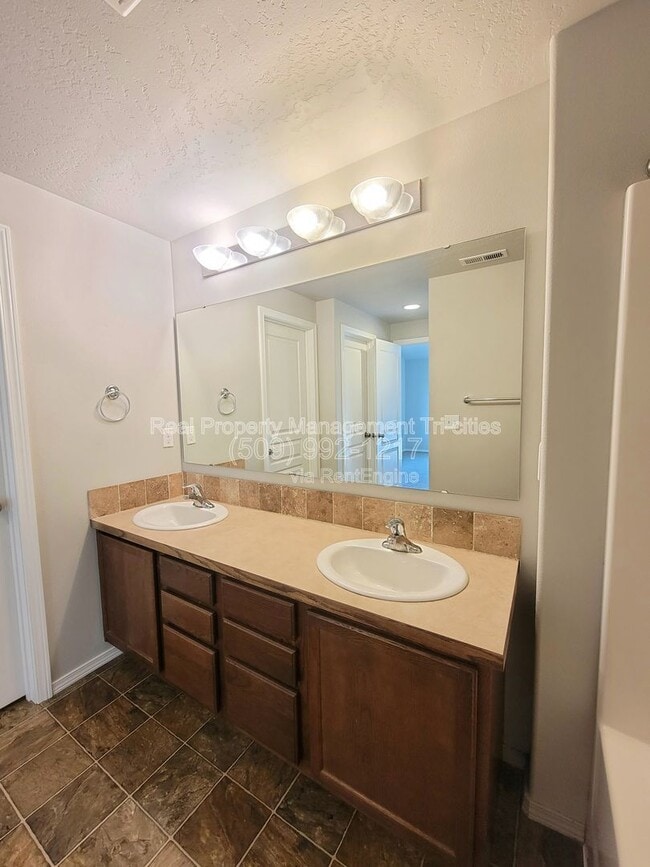 Building Photo - 6206 Maryhill Ln