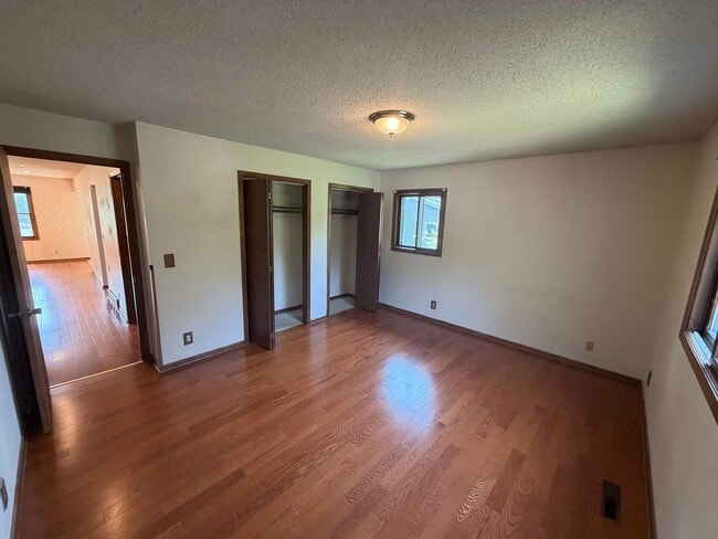 Building Photo - 3303 Eddy Ln