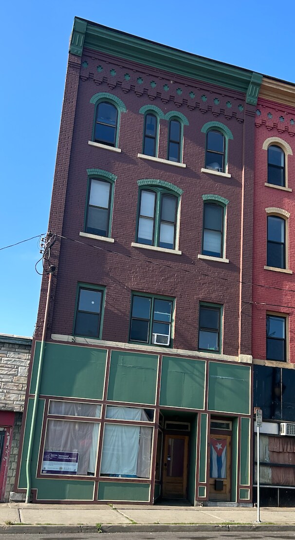 Primary Photo - 5 Main St