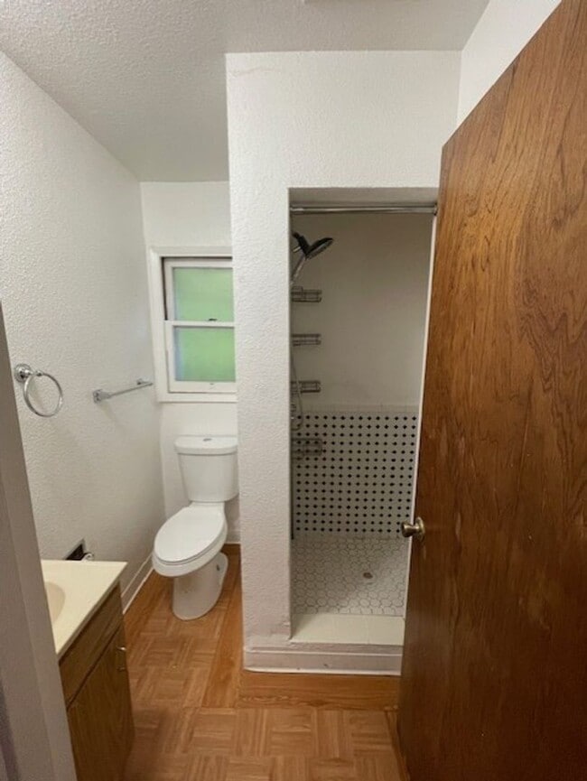 Building Photo - 13129-13129 Hazel Ave