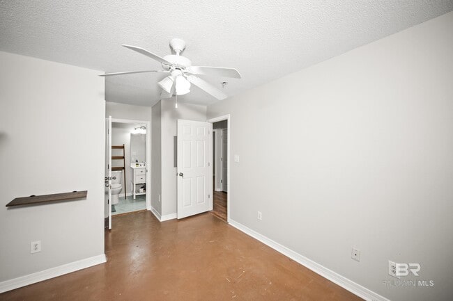 Building Photo - 4004 Kendallbrook Loop