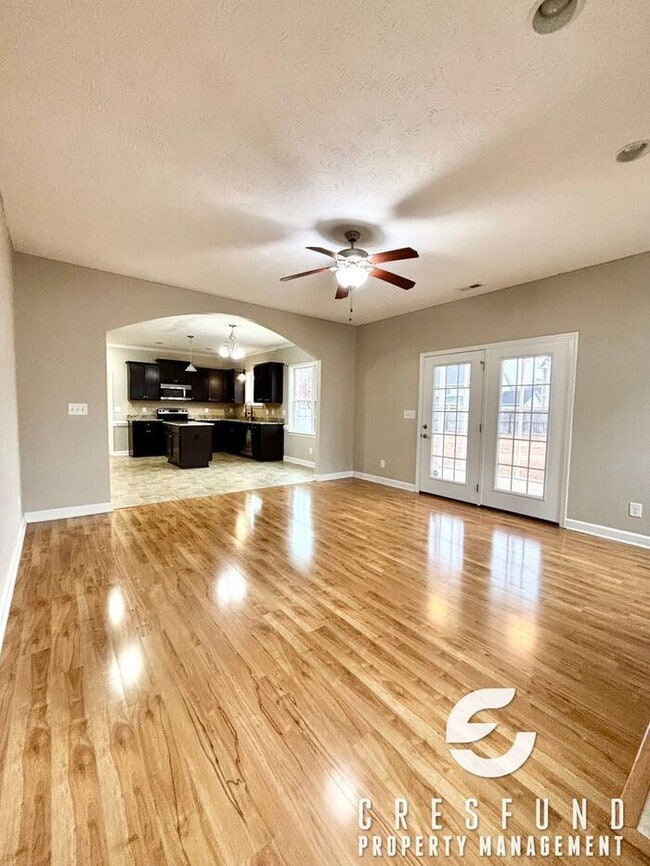 Building Photo - 15-20 Minutes from Fort Bragg and Cape Fear Valley! 4 Bed, 2.5 Bath AVAILABLE FOR MOVE IN NOW!