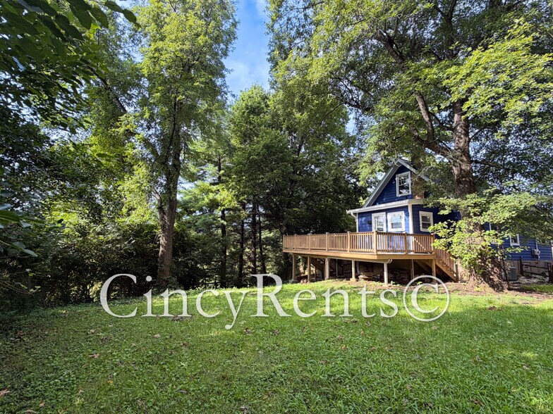 Building Photo - 3559 Rawson Pl