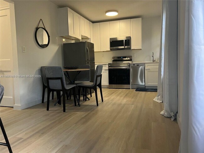 Building Photo - 421 75th St