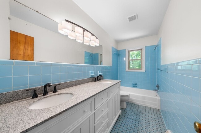 Building Photo - 3 Bedroom 1.5 Bath Home in South Durham