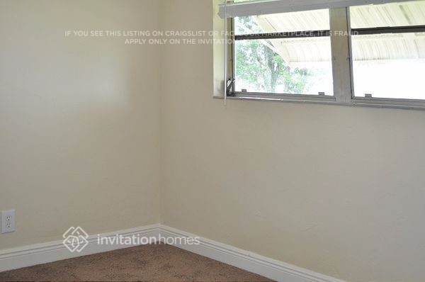 Building Photo - 1755 SW 37th Way