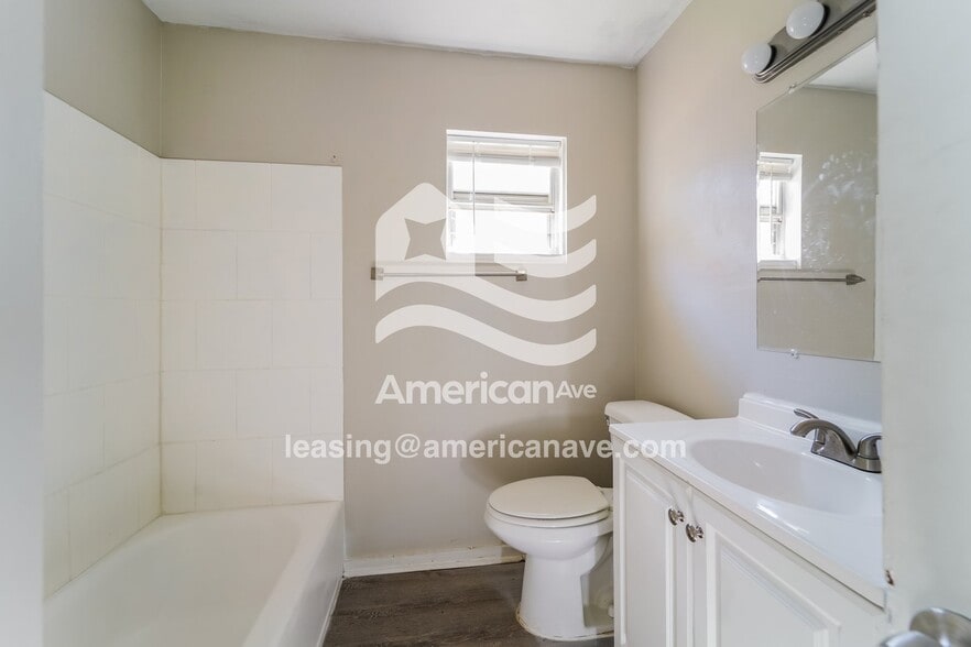 Building Photo - 5409 Queen Mary Ln