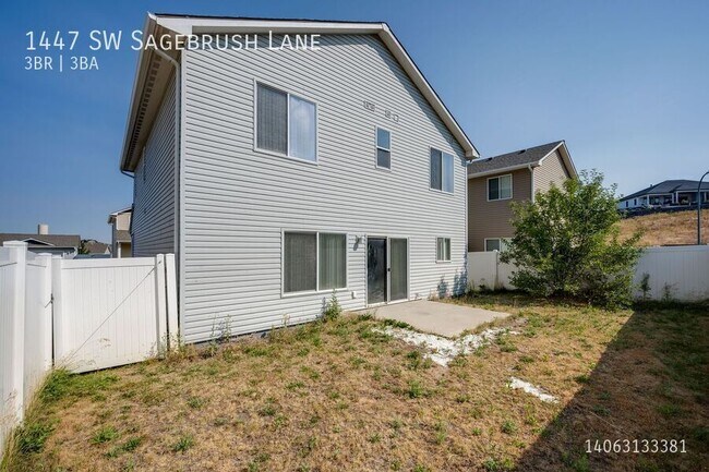 Building Photo - 1447 SW Sagebrush Ln