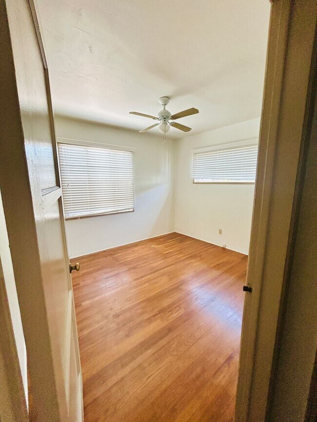 Building Photo - Live by Windansea Beach in La Jolla - 4BD/2.5BA Home - Only $5,995/mo!