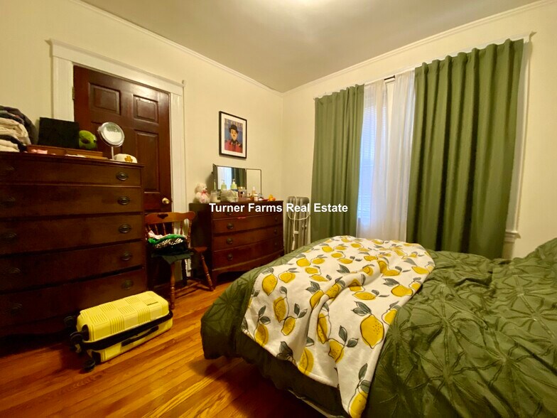 Building Photo - 130 Summer St