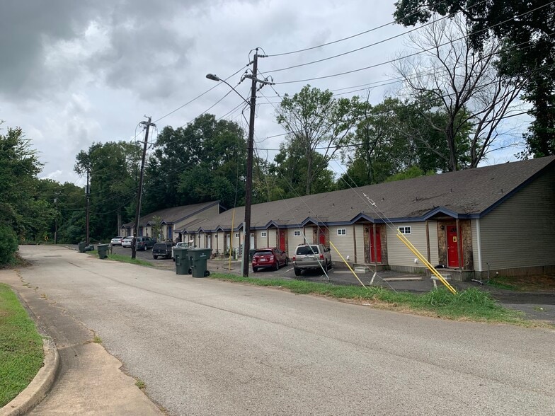 Building Photo - 1112 Cardinal St Apt# 101