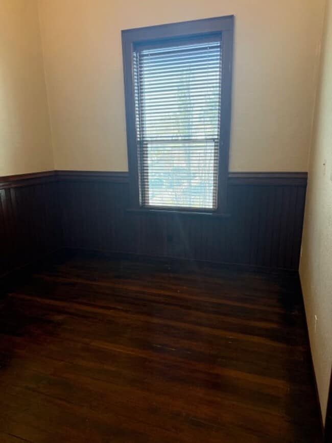 Building Photo - **NEW PRICE** Downtown Charm Meets Modern Convenience in a Stylish 2-Bed Retreat