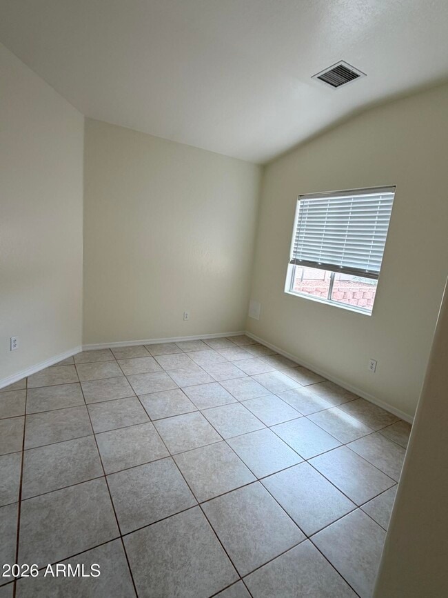 Building Photo - 574 Amante Dr