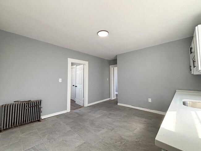 Building Photo - 478 S 15th St