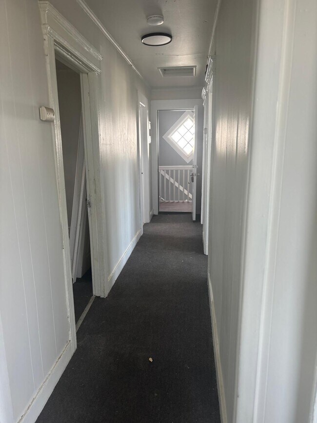 Building Photo - 201 4th St