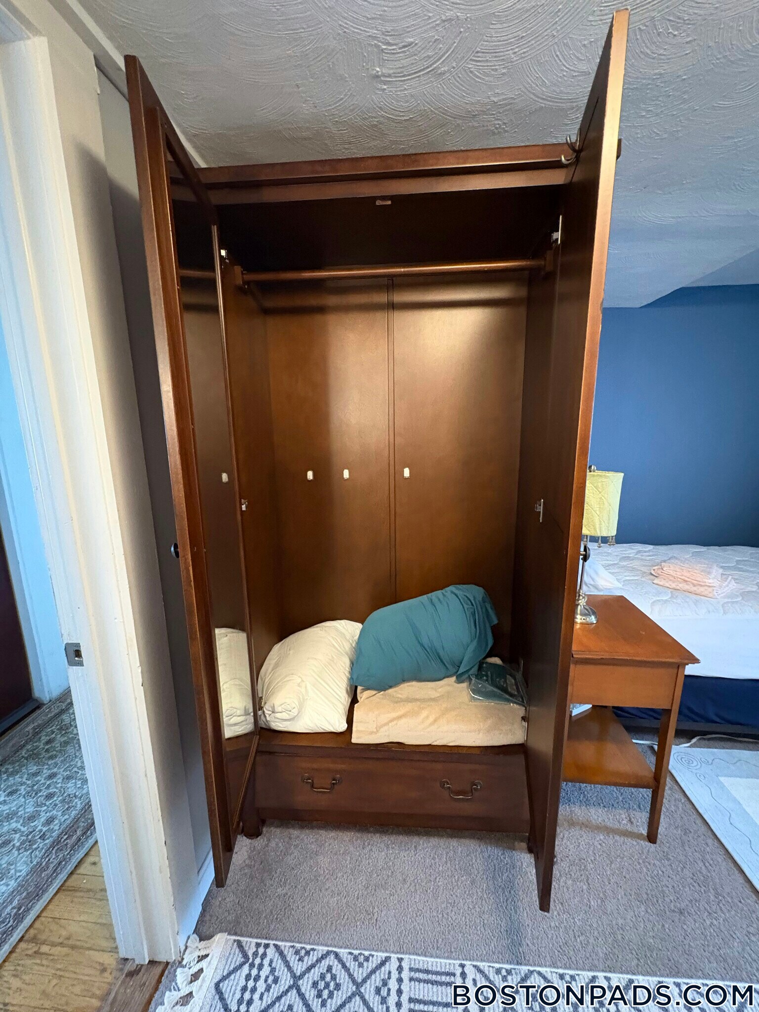 Building Photo - 370 Main St