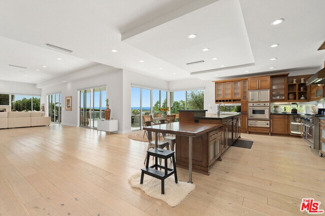 Building Photo - 6047 Cavalleri Rd