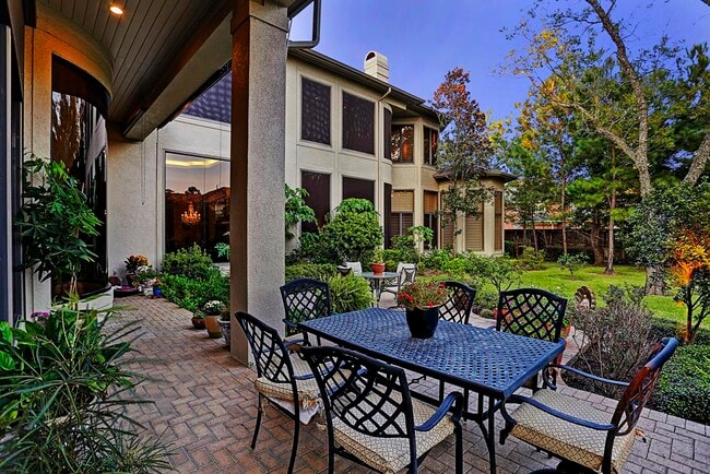 Building Photo - 11101 S Country Squire