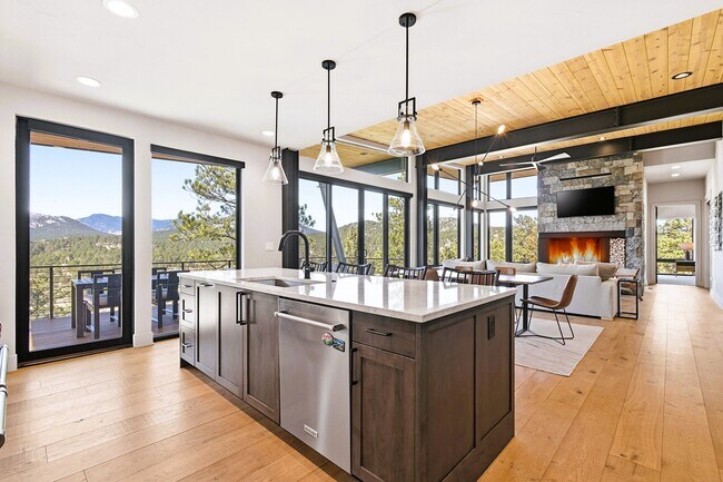 Building Photo - 4475 Forest Trail